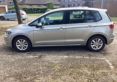 VW Golf Sportsvan Volkswagen TSI (BlueMotion Technology)