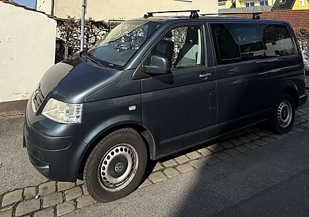 VW T5 California Volkswagen Multivan Startline