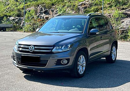 VW Tiguan Volkswagen 2.0 TDI DPF 4Motion DSG Exclusive
