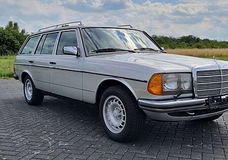 Mercedes-Benz E 280 280TE