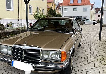 Mercedes-Benz CE 230 Daimler Benz Typ 123C mit H- Kennzeichen