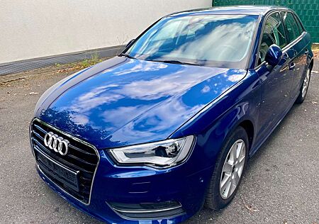 Audi A3 1.6 TDI Sportback Navi 1.Hand Bi-Xenon