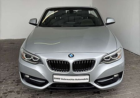 BMW 220 iA Cabrio Sport Line Navi.Xenon.PDC.SHZ.FS