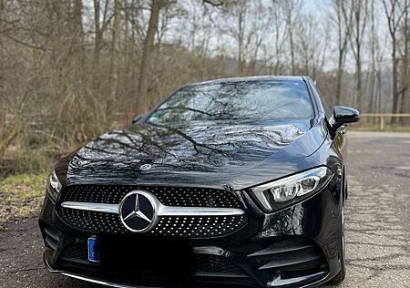 Mercedes-Benz A 200 7G-DCT AMG Line