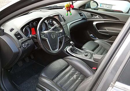 Opel Insignia 2.0 CDTI Sports Tourer Design Edition