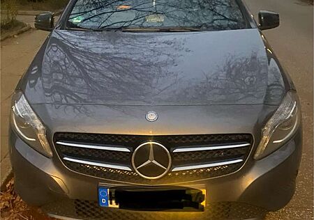 Mercedes-Benz A 180 CDI (BlueEFFICIENCY) 7G-DCT Style