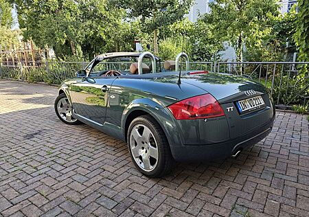 Audi TT Roadster 1.8 T ohne Spoiler unverbastelt