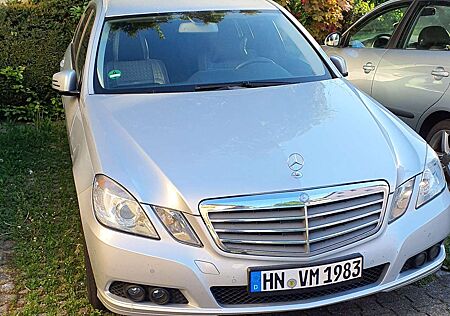 Mercedes-Benz E 220 CDI DPF BlueEFFICIENCY Automatik Elegance