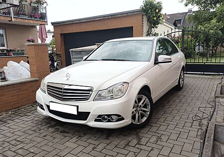 Mercedes-Benz C 220 CDI BlueEfficiency 1.Hand Comand Standheizung