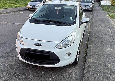 Ford Ka /+ 1.2 Titanium
