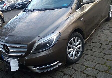 Mercedes-Benz B 200 B-Klasse BlueEFFICIENCY EDITION 1