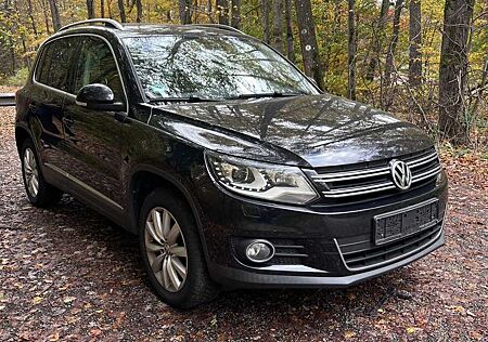 VW Tiguan Volkswagen 2.0 TDI DPF 4Motion DSG Exclusive