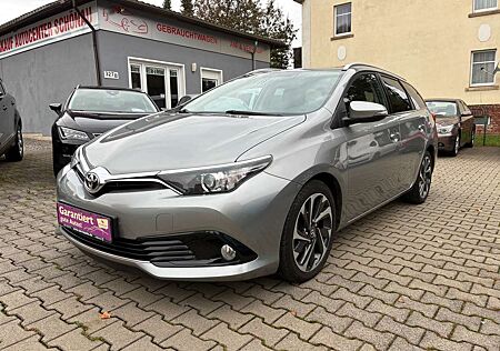 Toyota Auris Design Edition / Sitzh. / Navi / Neues Modell !!!