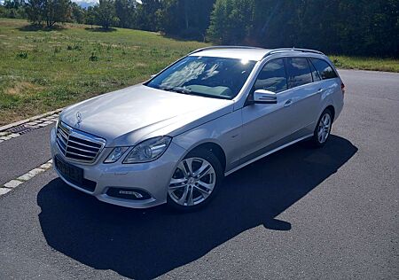 Mercedes-Benz E 200 E-Klasse T-Modell Diesel T CDI DPF BlueEFFICIENCY