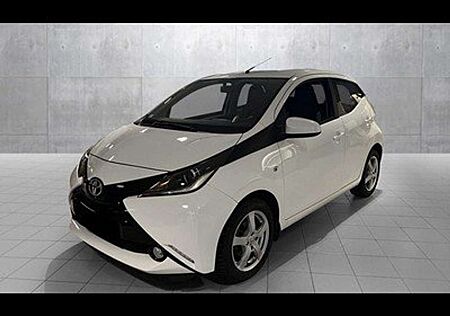 Toyota Aygo 1.0 x-shift x-play Team Deutschland