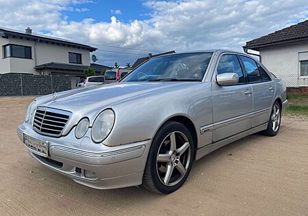 Mercedes-Benz E 240 Avantgarde W210 HU 2/26 Klim+Sihz+PDC+SD+Alu+Temp