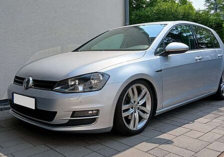 VW Golf Volkswagen 2.0 TDI BlueMotion Technology DSG Lounge