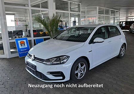 VW Golf Volkswagen 1.5 TSI R-Line NAVI+SHZ+LED