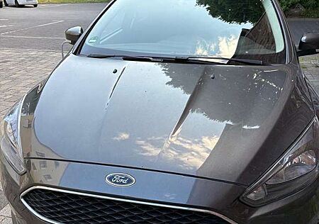 Ford Focus Cool & Connect