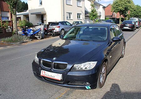 BMW 320 i LIMO*E90*KLIMA*ESSD*NAVI*GUTER ZUSTAND!
