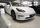 Tesla Model 3 Long Range AWD * inside White *