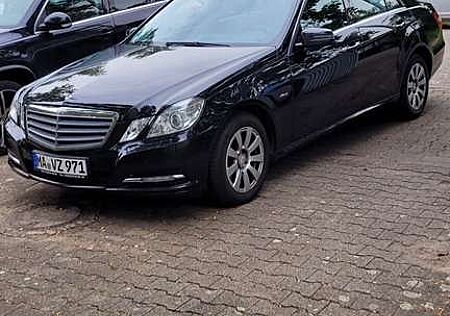 Mercedes-Benz E 200 CDI DPF BlueEFFICIENCY