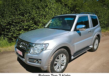 Mitsubishi Pajero 3,2 DI-D 4WD Top Automatik nur 65 tkm AHK