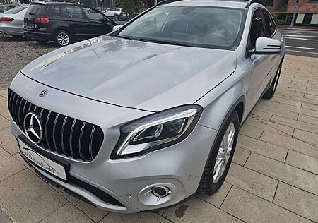 Mercedes-Benz GLA 250 4Matic Standheizung Ex. Regierung Navi