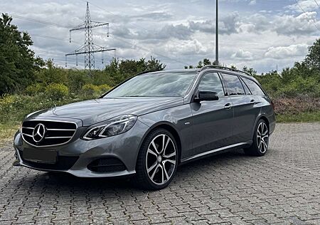Mercedes-Benz E 220 E-Klasse T-Modell Diesel T BlueTEC 4Matic 7G-TRONI