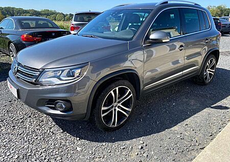 VW Tiguan Volkswagen Track & Style BMT 4Motion*LEDER*NAVI*AHK*