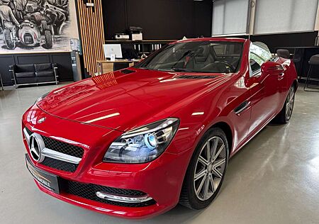 Mercedes-Benz SLK 200 BI-XENON SPORT FAHRWERK SPORTSITZE NAVI