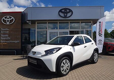 Toyota Aygo (X) auf Ganzjahresreifen, mit Einparksensoren hi