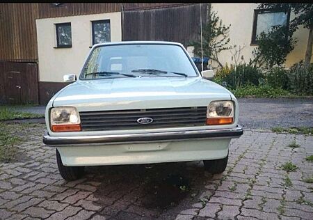 Ford Fiesta MK1/ 1.1 Ghia/ OLDTIMER/ RARITÄT/ LIEBHABERSTÜCK