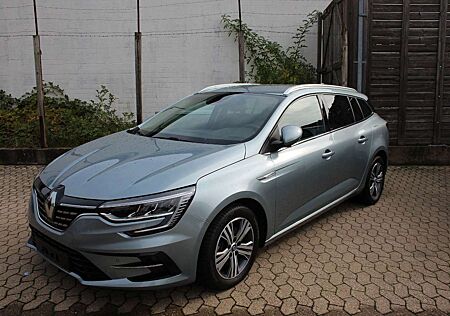 Renault Megane IV Grandtour Intens E-TECH Plug-in 160