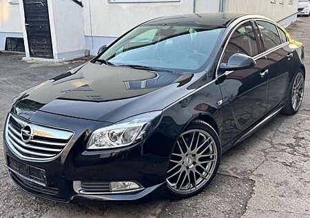 Opel Insignia A Lim. Cosmo 4x4 / Navi / Leder / Aut.