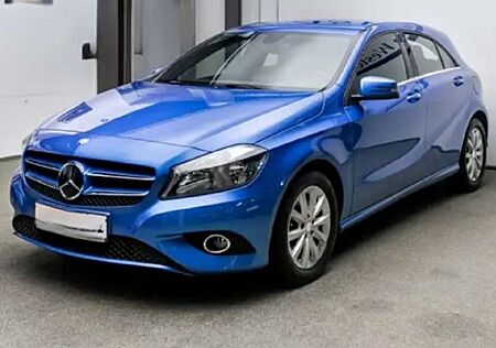 Mercedes-Benz A 180 BlueEFFICIENCY Edition Style