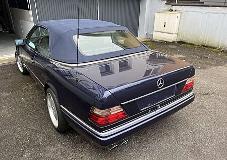 Mercedes-Benz E 320