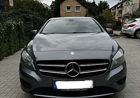 Mercedes-Benz A 180 BlueEfficiency (176.042)