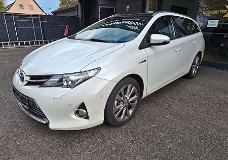 Toyota Auris Touring Sports Hybrid Executive Panorama