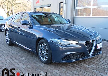 Alfa Romeo Giulia 2.2 JTDM 2.Hd*Bi-Xen*Navi*SHZ*PDC