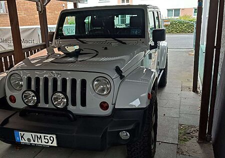 Jeep Wrangler Unlimited Hard-Top 3.8 Automatik Sahara