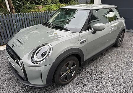 Mini Cooper SE Essential Trim