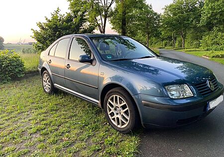 VW Bora Volkswagen 1.6 Edition