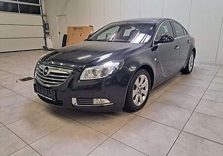Opel Insignia A 2.0 CDTI / AHK / SHZ / BI-XENONON