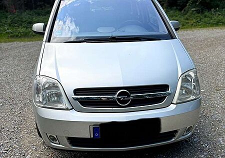 Opel Meriva 1.8 16V (Essentia)