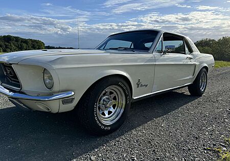 Ford Mustang V8