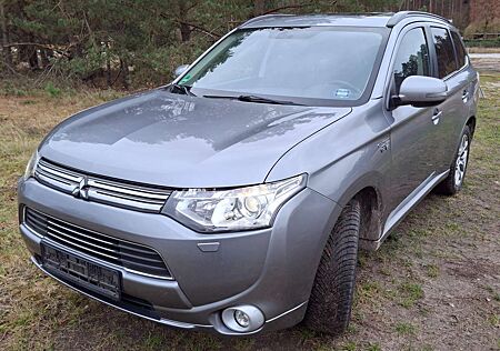 Mitsubishi Outlander 2.0 4WD Plug-In Hybrid