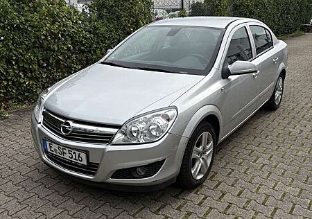 Opel Astra 1.6 Selection 110 Jahre
