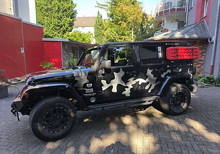 Jeep Wrangler Unlimited 3.8 Automatik Sahara