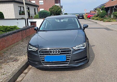 Audi A3 1.6 Sportback Attraction